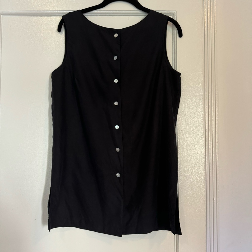 Vintage silk Henri Bendel mother of pearl button front top Size Small